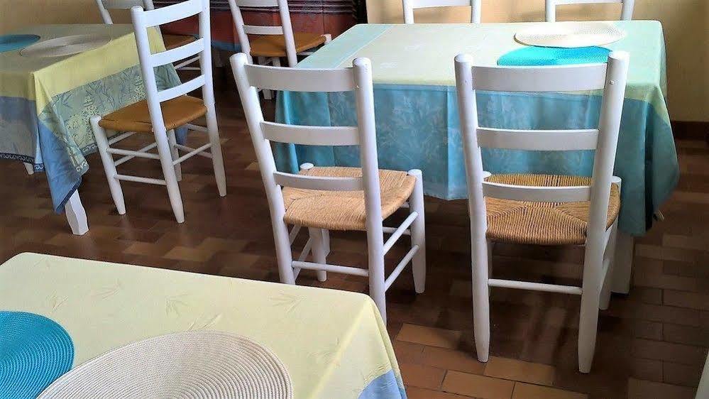 Hotel Sainte Anne "Le Verdon" لي سال-سور-فاردون المظهر الخارجي الصورة